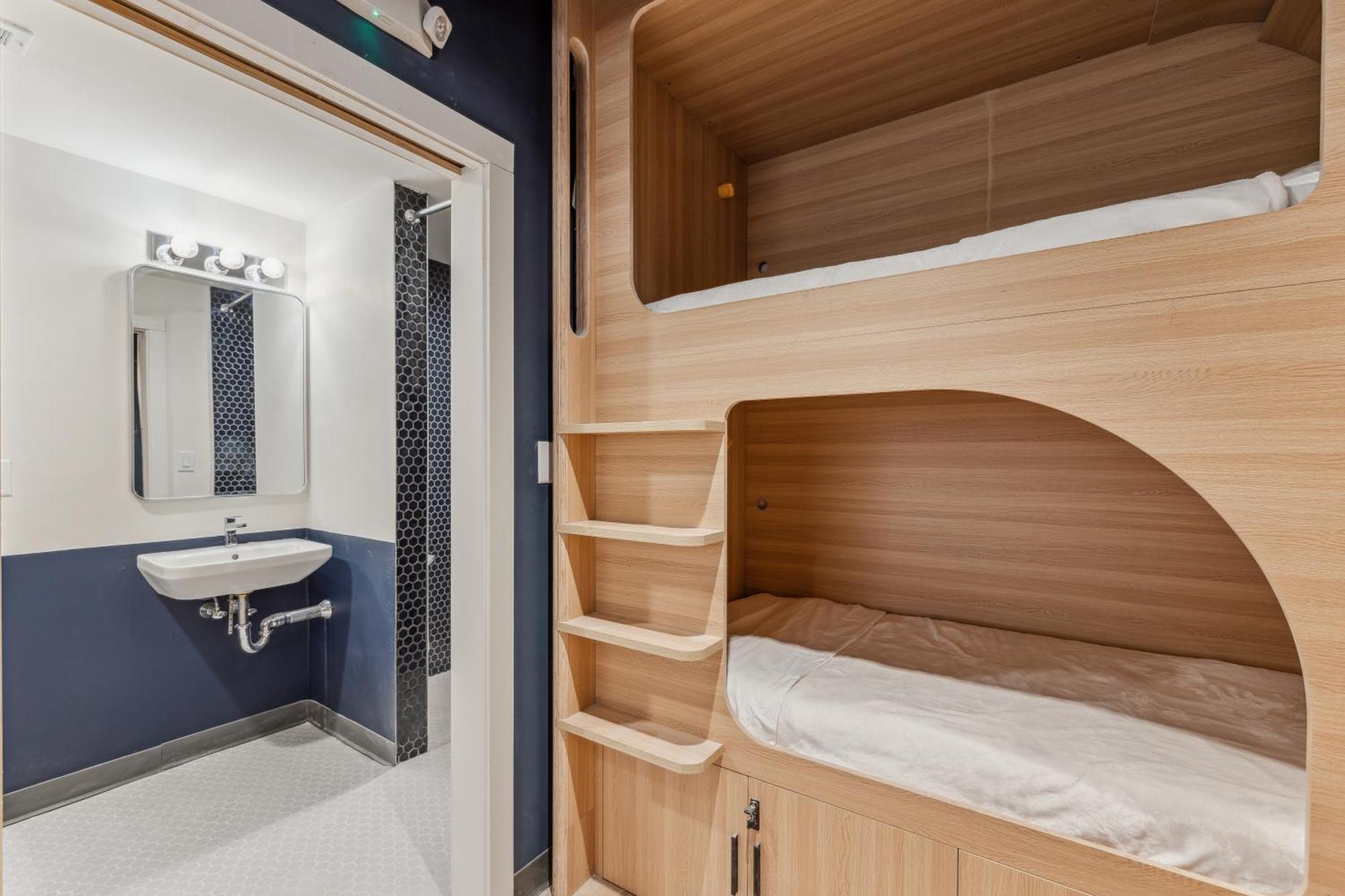 Meco Hotel Бостон Экстерьер фото